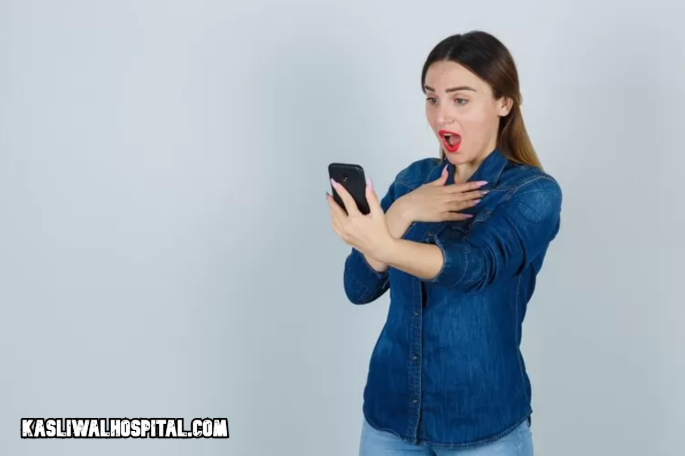 Psikolog Sebut Oversharing di Media Sosial Bisa Rugikan Orang Lain
